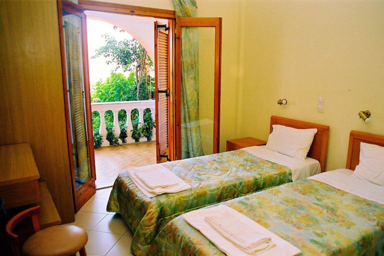 Dionysos Apartments Apraos Eksteriør billede