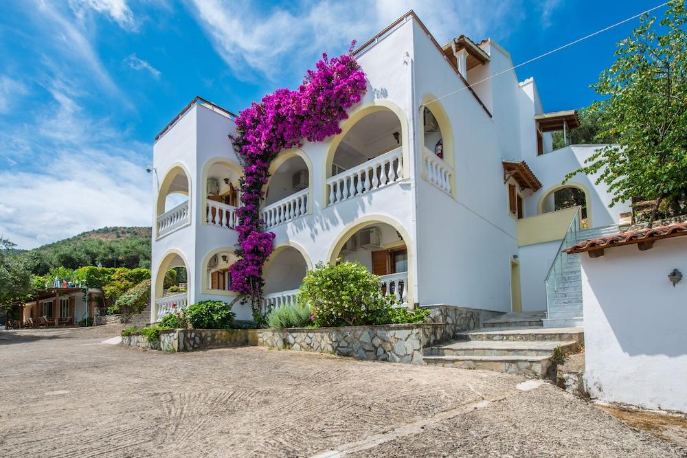 Dionysos Apartments Apraos Eksteriør billede