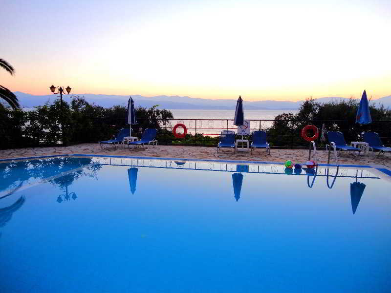 Dionysos Apartments Apraos Eksteriør billede