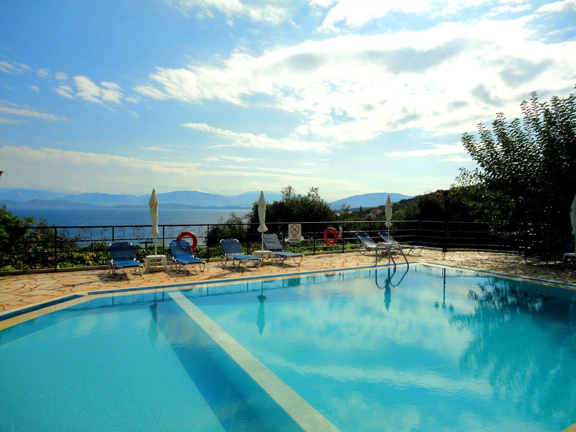 Dionysos Apartments Apraos Eksteriør billede