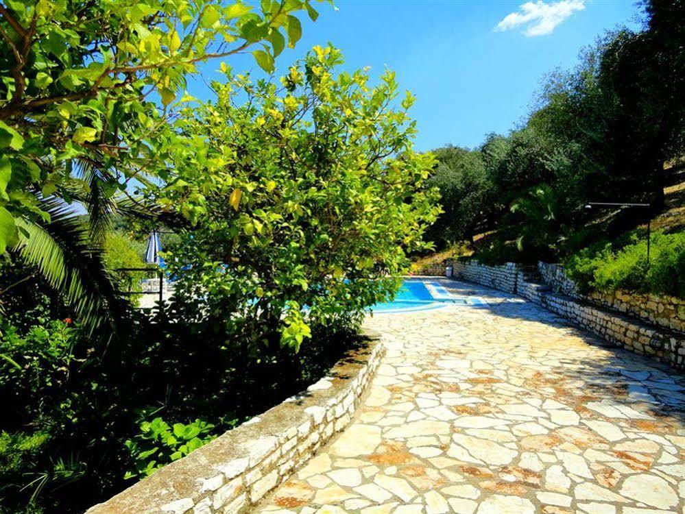 Dionysos Apartments Apraos Eksteriør billede